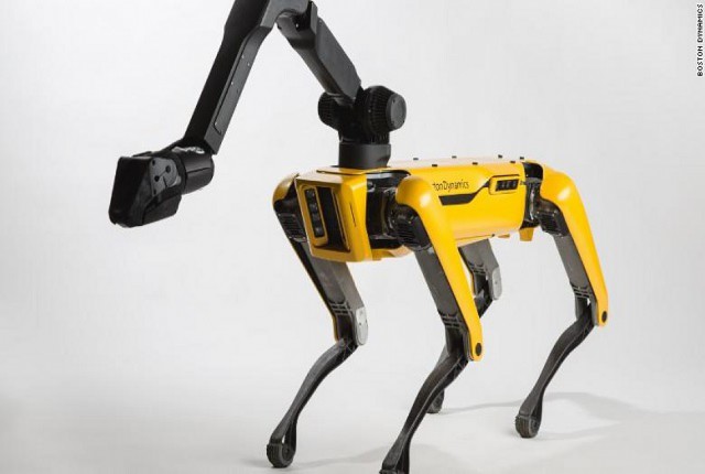 روباتی که به شکل سگ طراحی شده، نخستین مأموریت خود را انجام داد